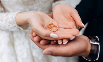 Nikah Muda: Saat Agama Jadi Tameng Risiko Sosial