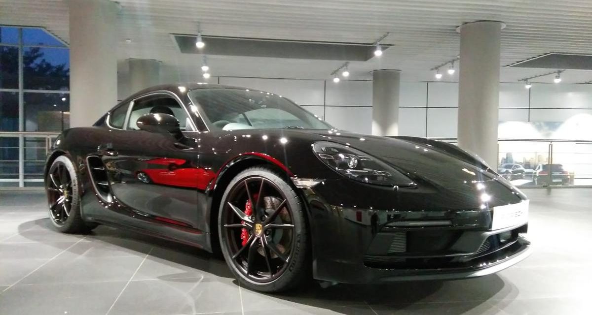 Mobil Porsche 718 Memancarkan Estetika Khas Porsche Sporty