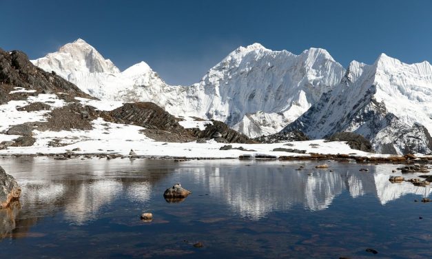 Gunung Makalu Terkenal Dengan Keindahan Alam Tropisnya Loh